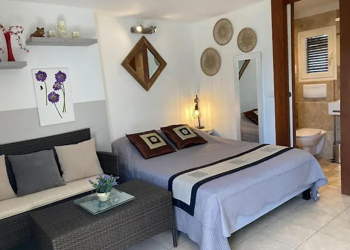 A 5 Minutes A Pied Du Centre De Vecchio *